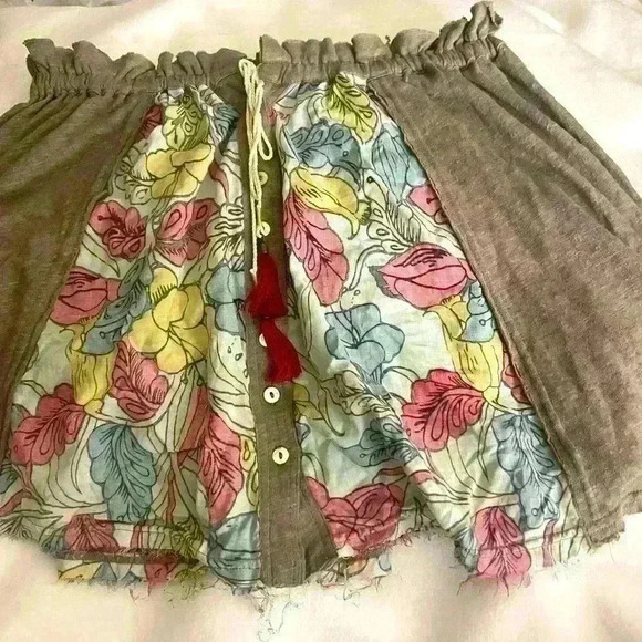 Free People Floral Frayed Hem Mini Skirt. New without tags. Size XS. - Picture 2 of 8